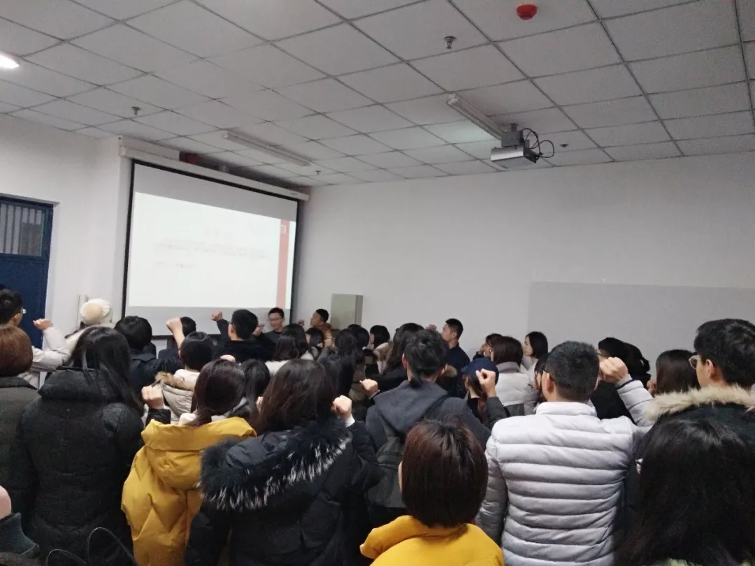 ���ֻ溮�ټ�ѵ�γ���Ӱ����һ��