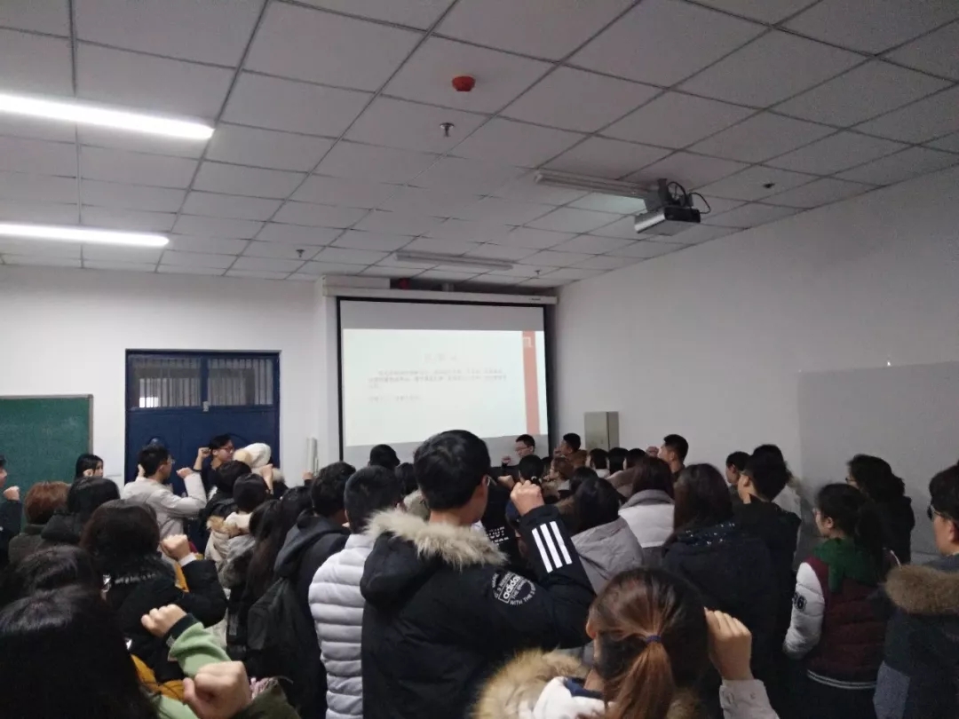 ���ε�һ���Ҷ�����ص�����ң�������ͬѧ�����ĵĳ�������û�ио�������Ѫ�أ�