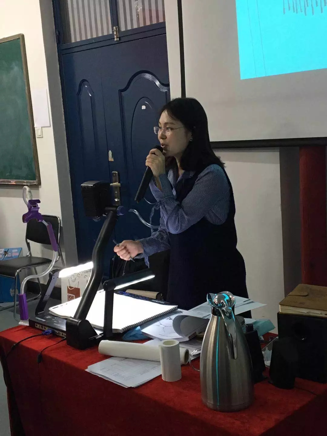 �����ֻ����Ů��ʦ